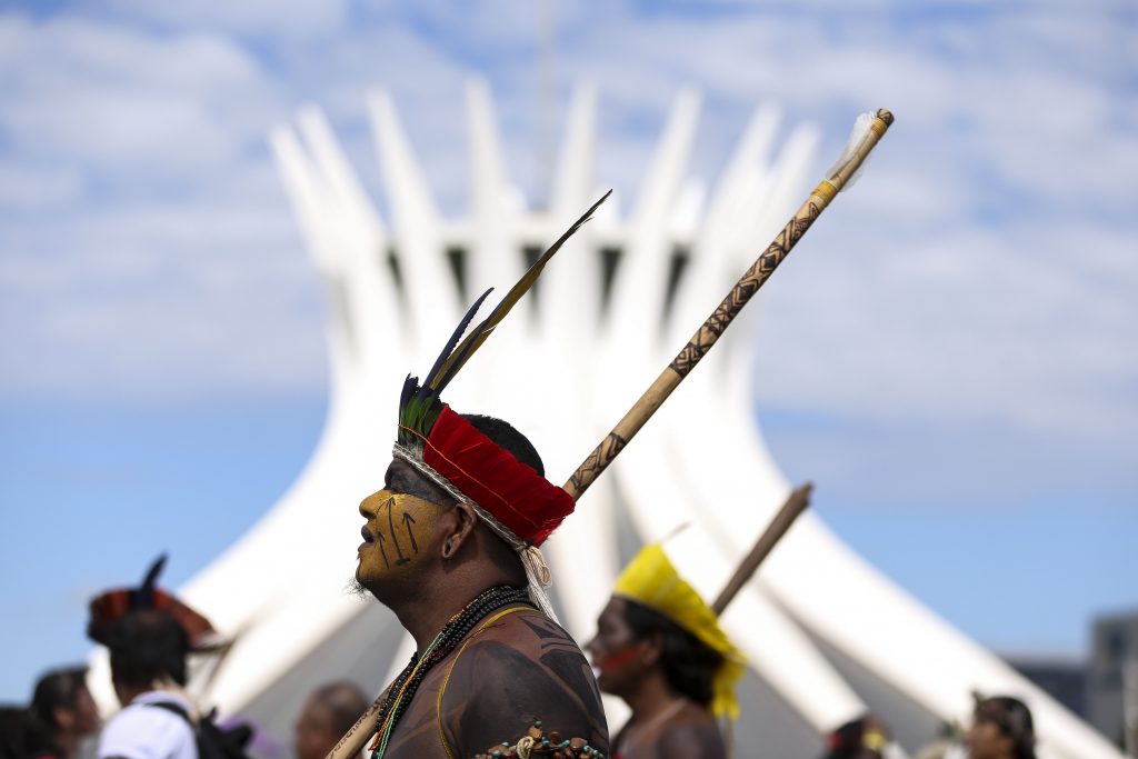 foto demarcação de terra indigena