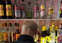 Força-tarefa realizada em Pirenópolis e em todo o Estado, apreende mais de 7 mil bebidas irregulares em Goiás em ação contra metanol. Veja os números: